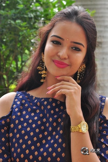 Poojitha-Ponnada-At-Darshakudu-Movie-Press-Meet